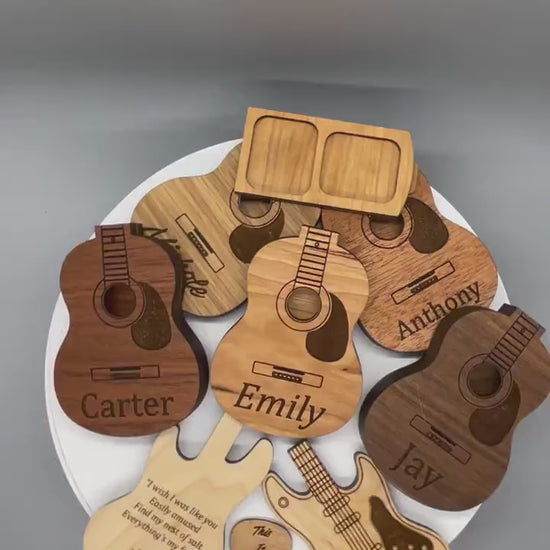 Guitar Pick Holder, Guitar Pick Case, Magnet Closure - Natural Wood, Engraving Free, Stocking Stuffer, Christmas Gifts, Musician Gift